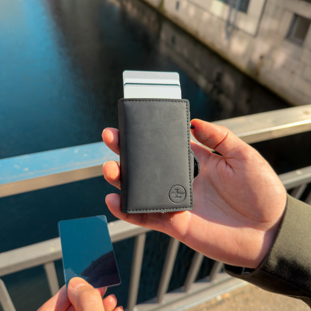 Card Holder - schlanker & sicherer